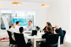 Unternehmensfotografie und Businessfotos in Hamburg Firma in einer Besprechen im Büro