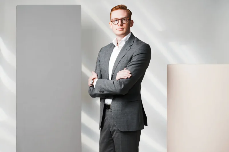 Businessfoto eines Mannes in einem Fotostudio in Hamburg.